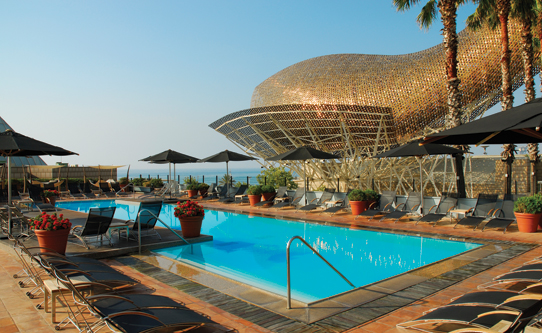 hotel-arts-barcelona-pool
