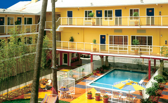 hotel-del-sol-exterior