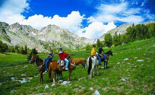lone-mountain-ranch-horseback-ride