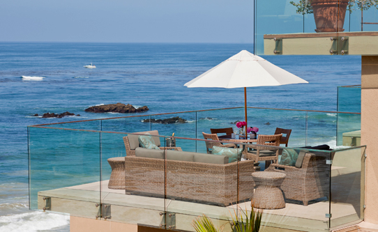 surf-and-sand-vista-suite-balcony