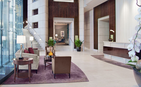trump-international-hotel-chicago-lobby