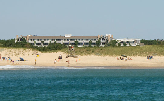 winnetu-oceanside-resort-exterior-and-beach